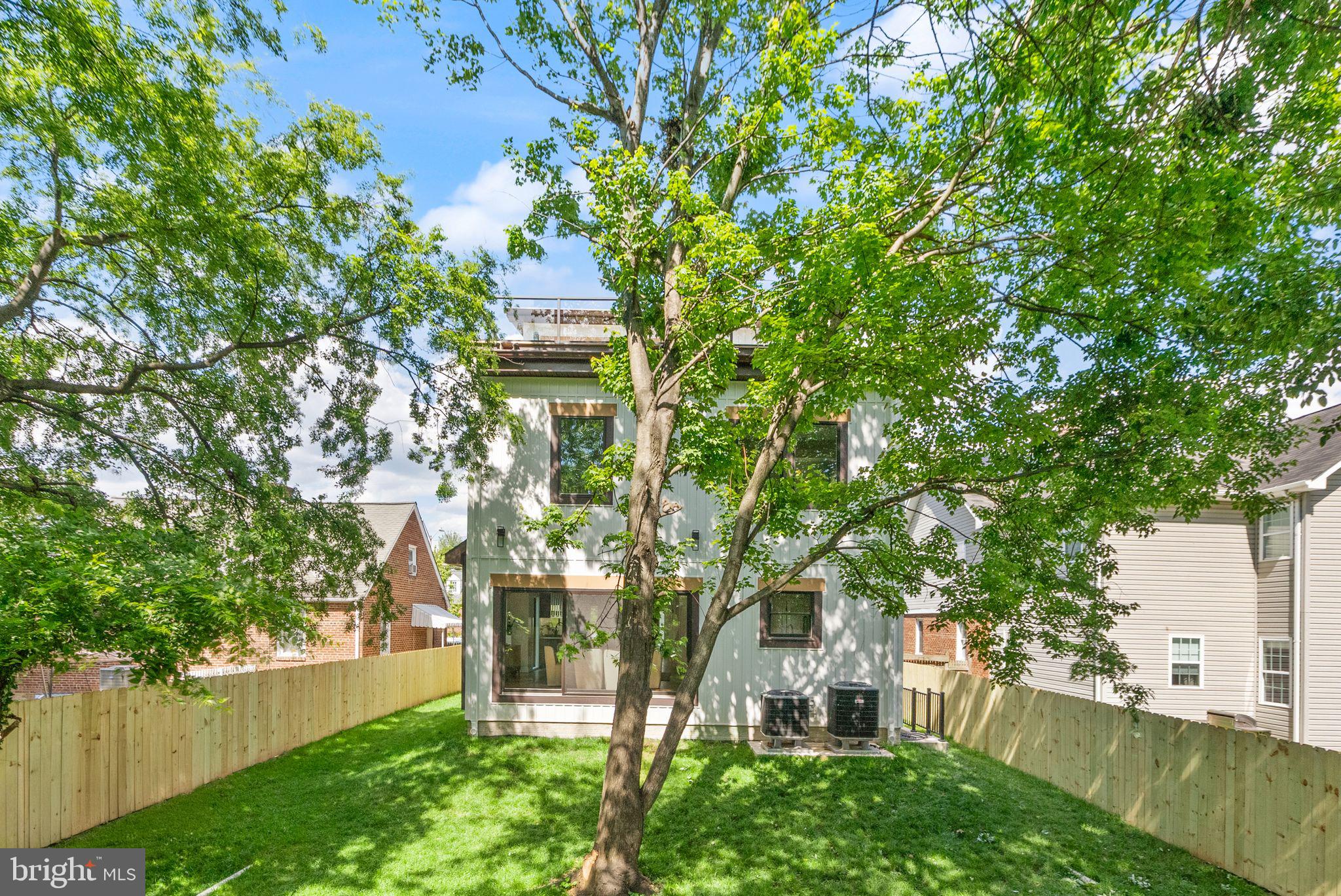 742 N GEORGE MASON DRIVE