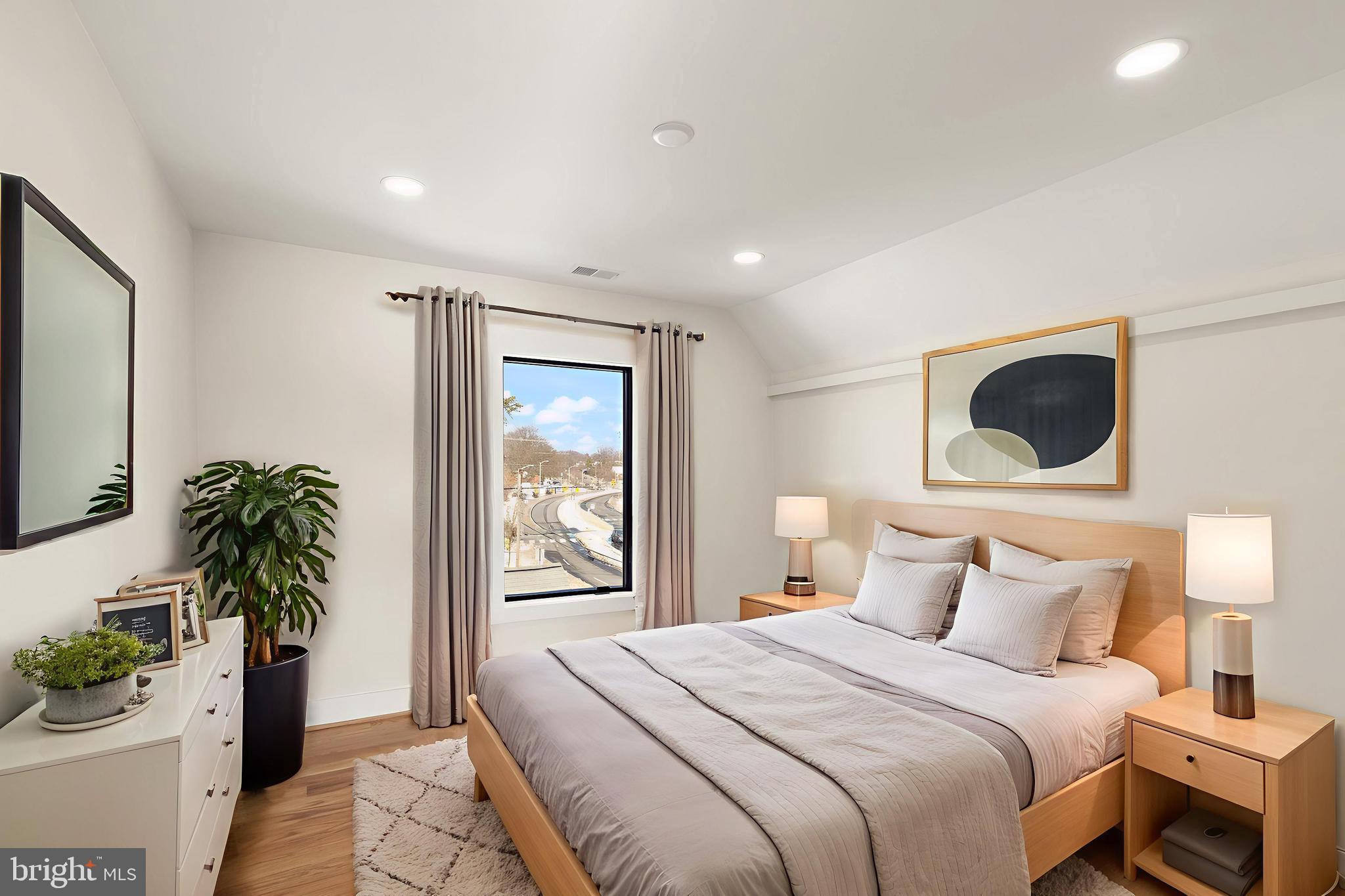 742 N GEORGE MASON DRIVE