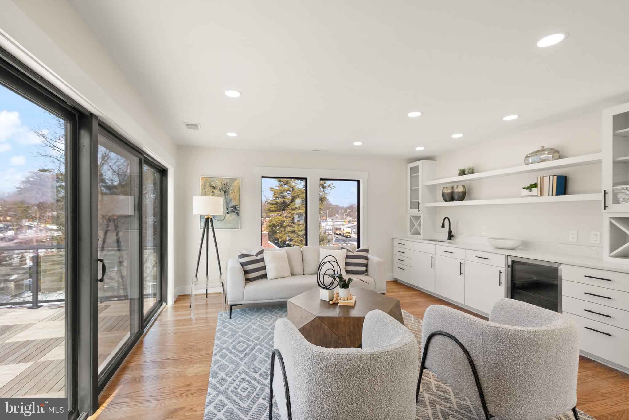 742 N GEORGE MASON DRIVE