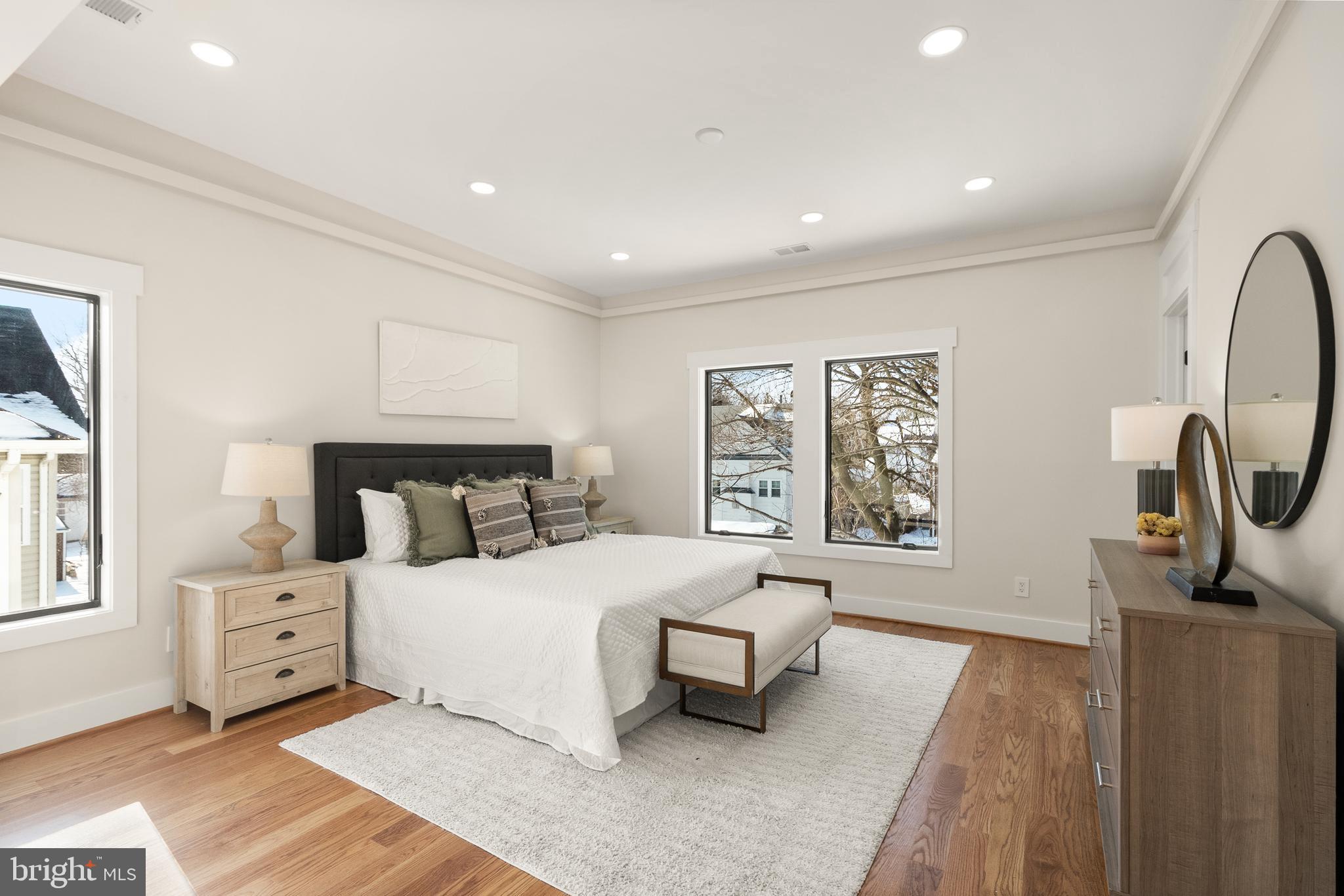 742 N GEORGE MASON DRIVE