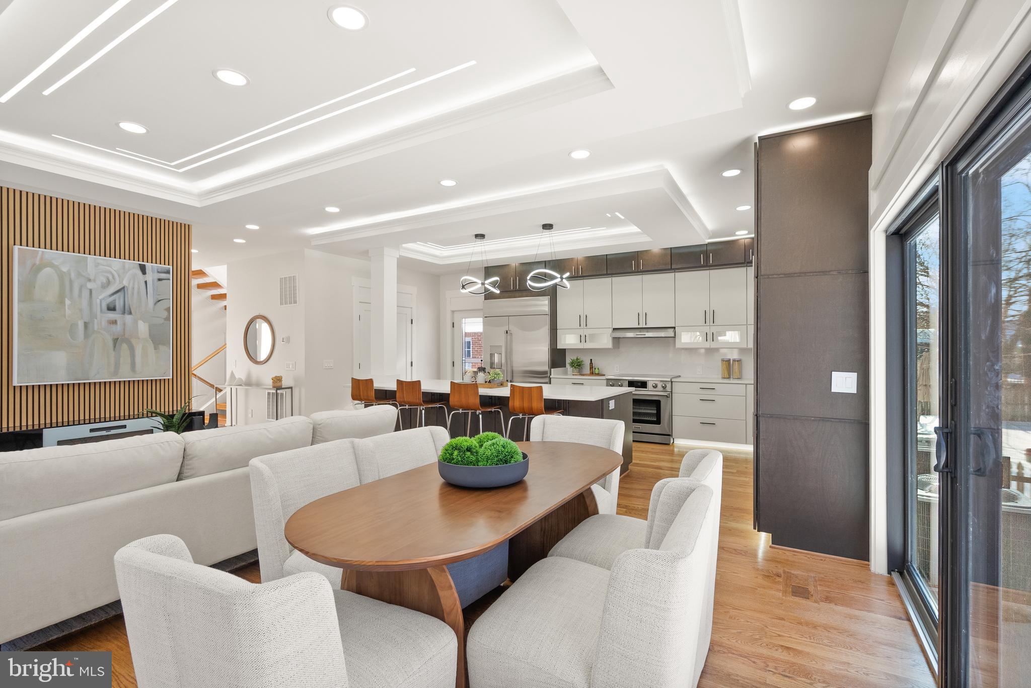 742 N GEORGE MASON DRIVE