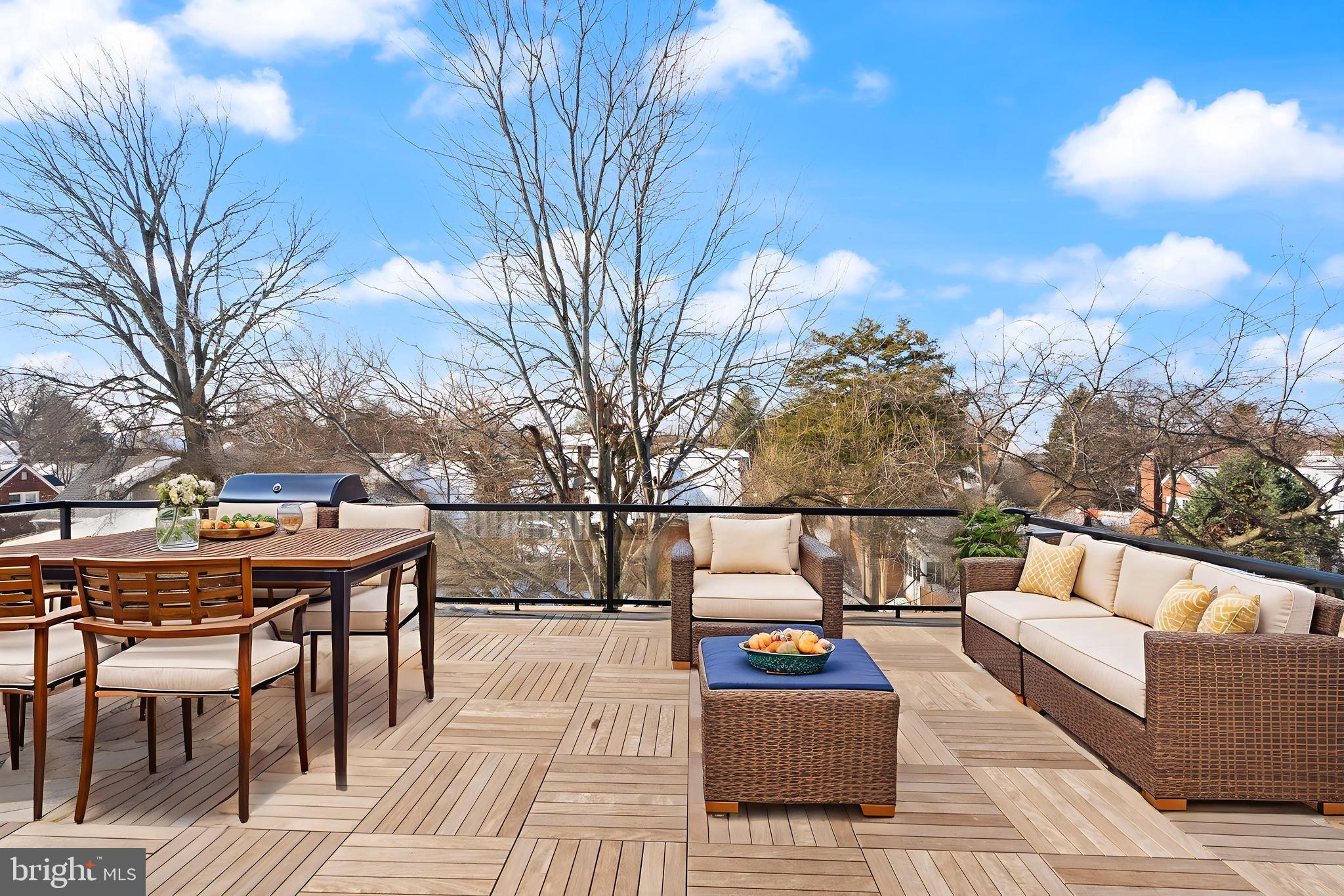 742 N GEORGE MASON DRIVE