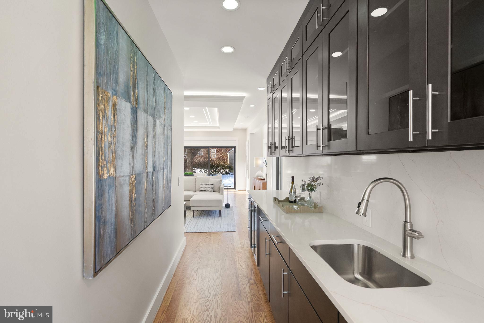 742 N GEORGE MASON DRIVE