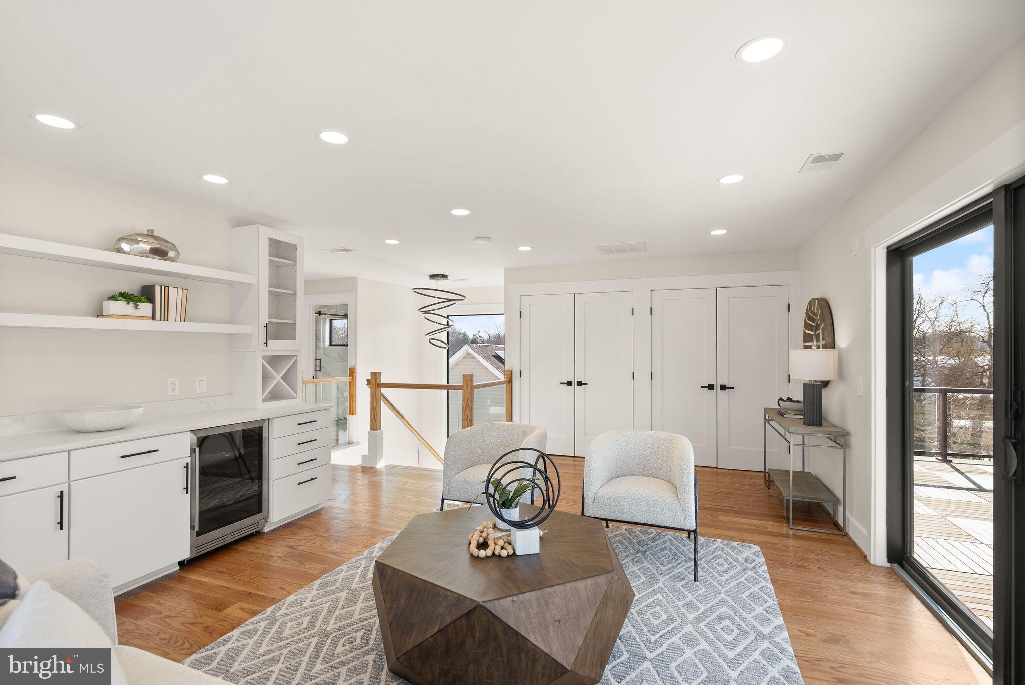 742 N GEORGE MASON DRIVE
