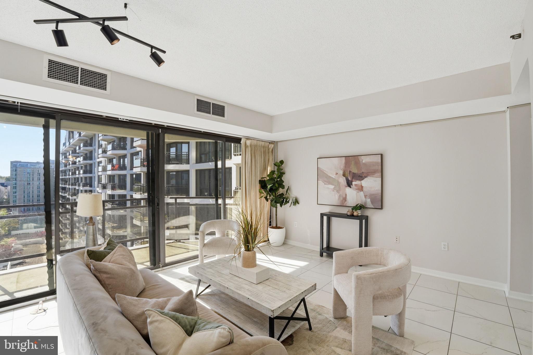 1530 KEY BOULEVARD 929