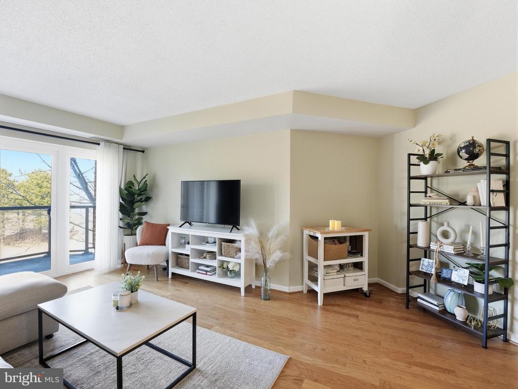2100 LANGSTON BLVD Unit: 207