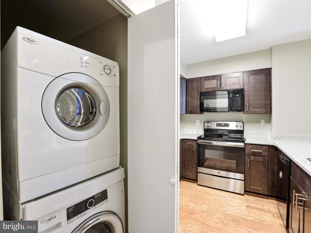 2100 LANGSTON BLVD Unit: 207