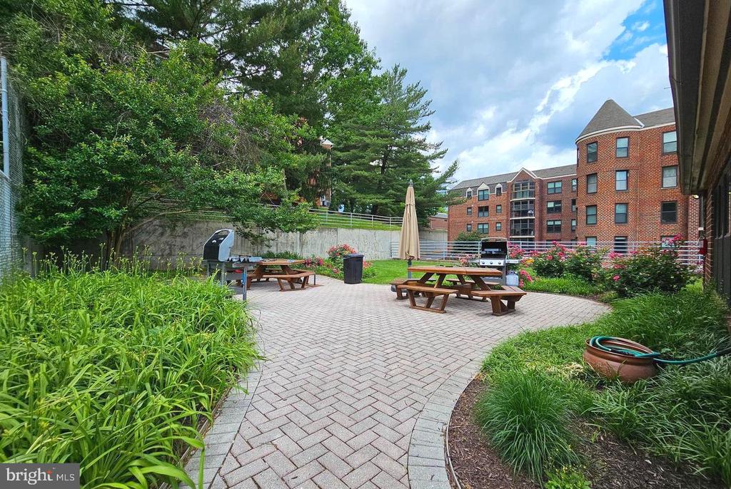 2100 LANGSTON BLVD Unit: 207