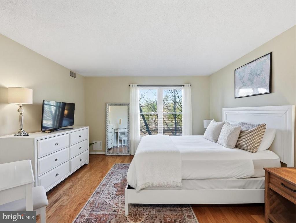 2100 LANGSTON BLVD Unit: 207
