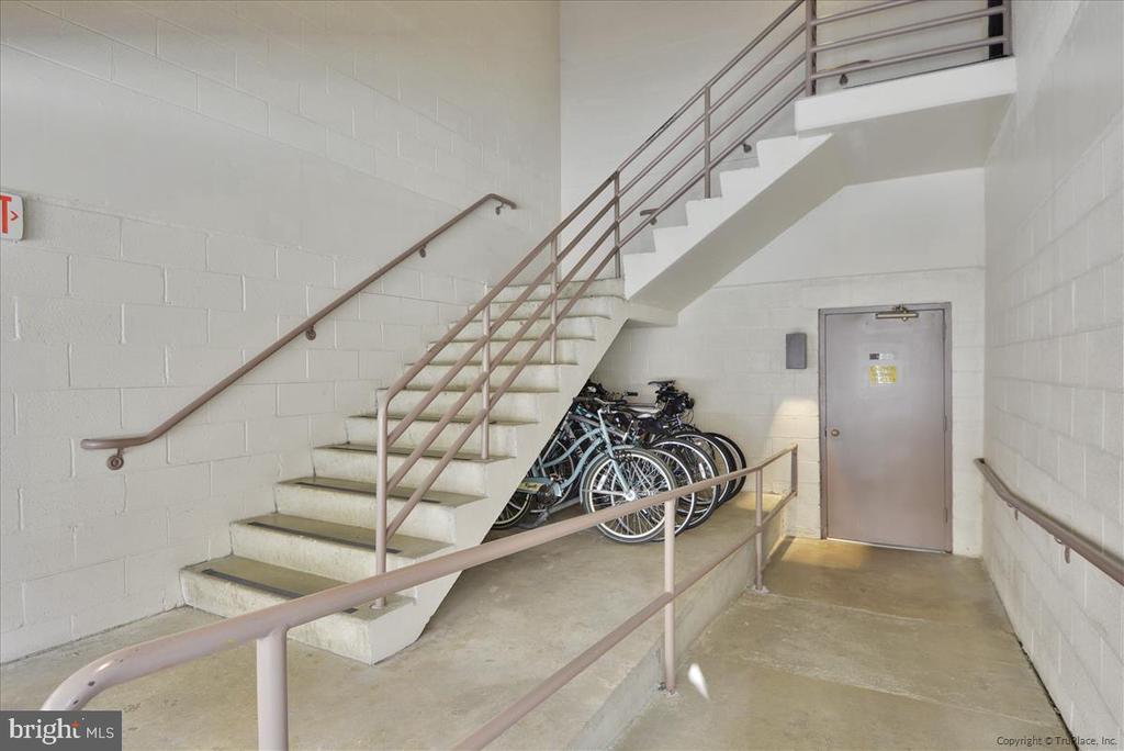 2100 LANGSTON BLVD Unit: 207