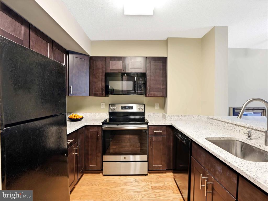 2100 LANGSTON BLVD Unit: 207