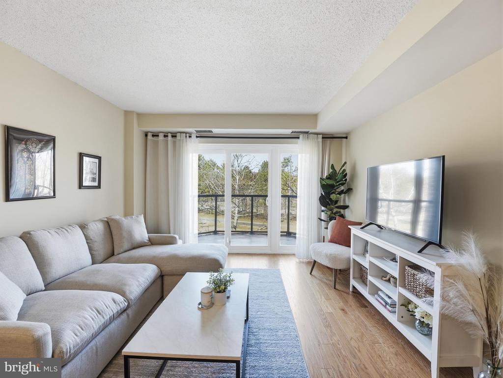2100 LANGSTON BLVD Unit: 207