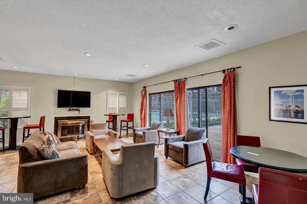 2100 LANGSTON BLVD Unit: 207