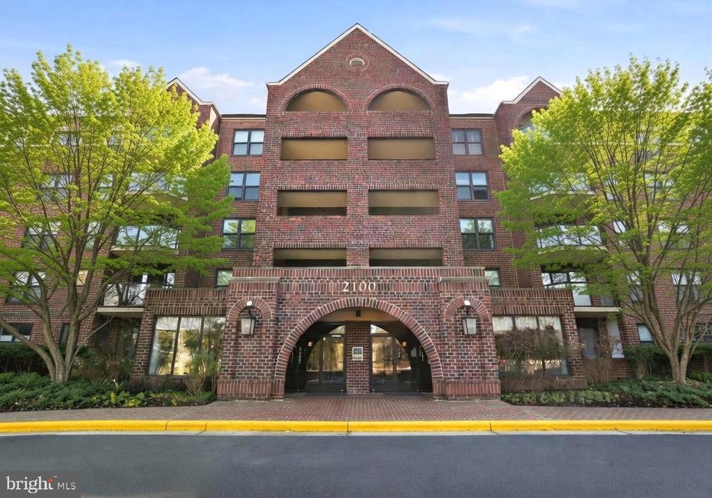 2100 LANGSTON BLVD Unit: 207