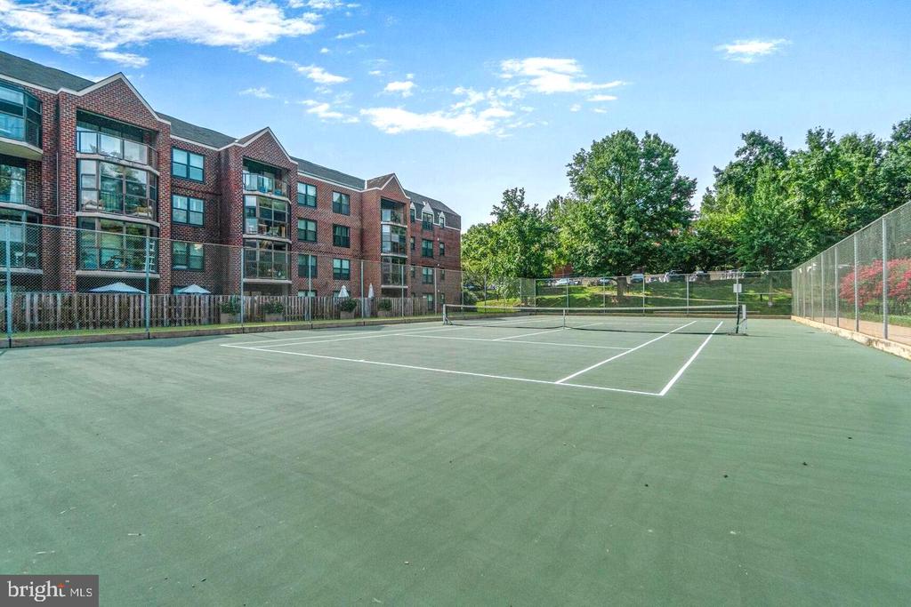 2100 LANGSTON BLVD Unit: 207