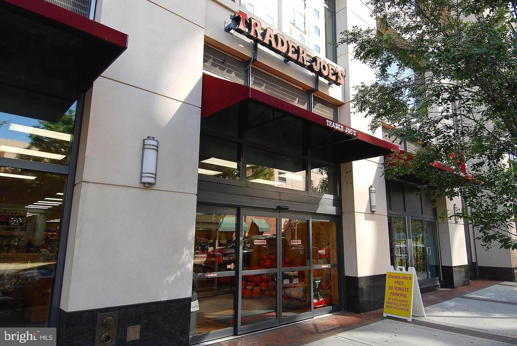2100 LANGSTON BLVD Unit: 207