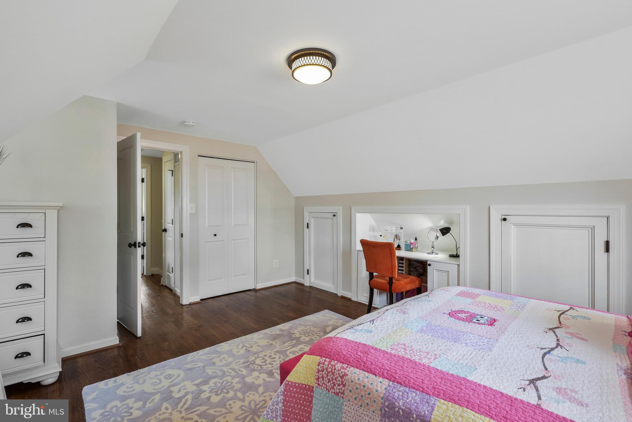 5109 Talbot Pl