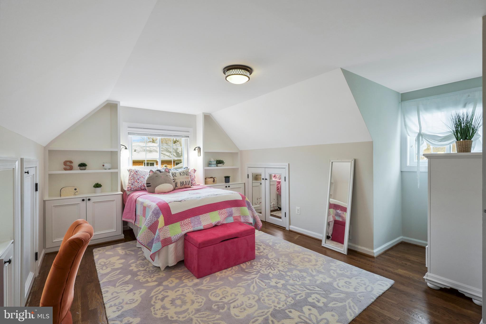 5109 Talbot Pl