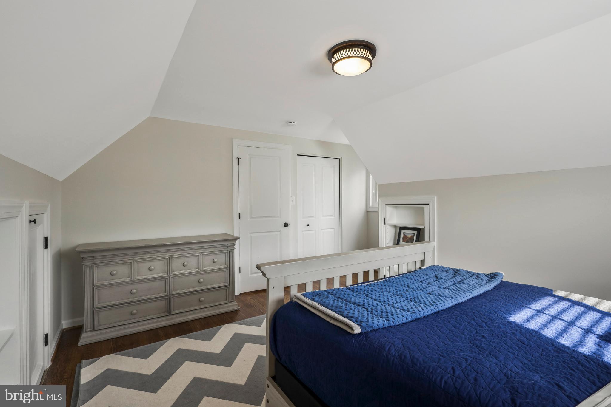 5109 Talbot Pl