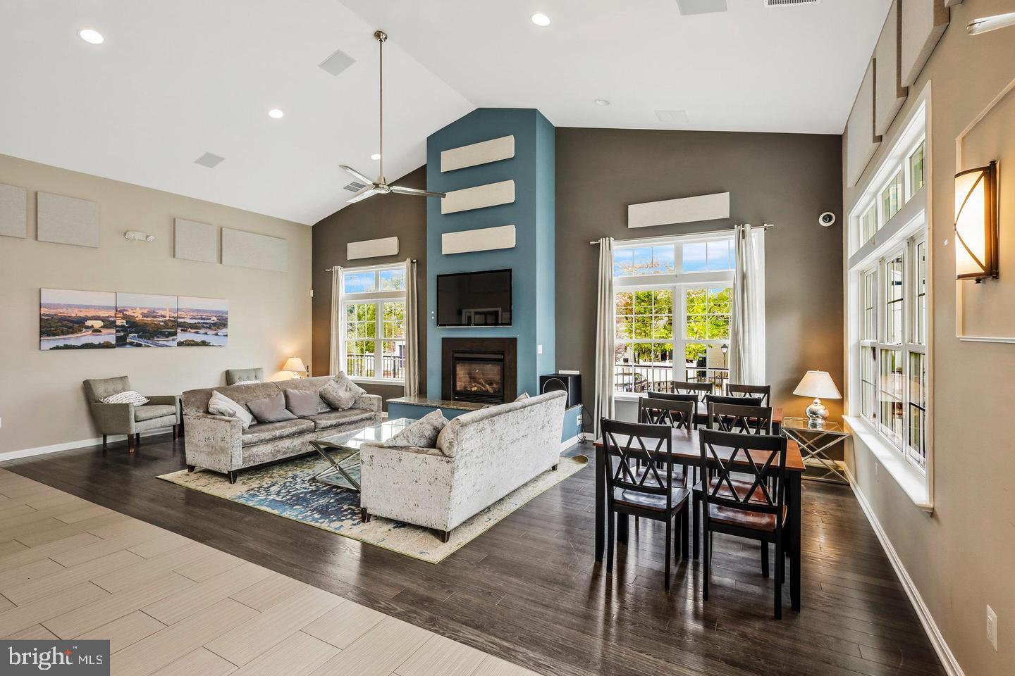 1501-B N van Dorn St N