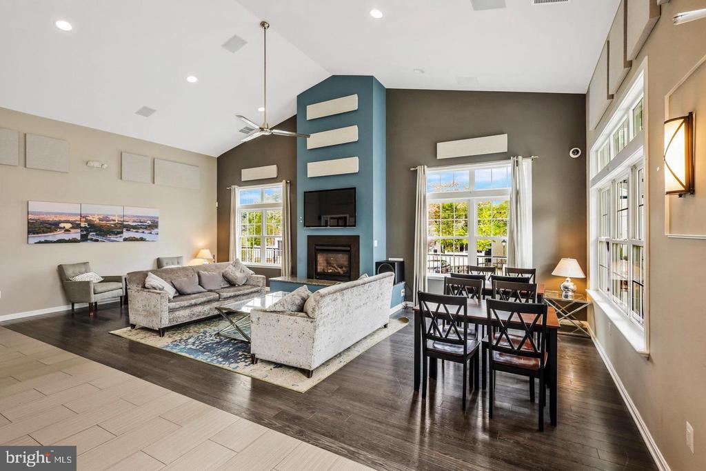 1501-B N van Dorn St N