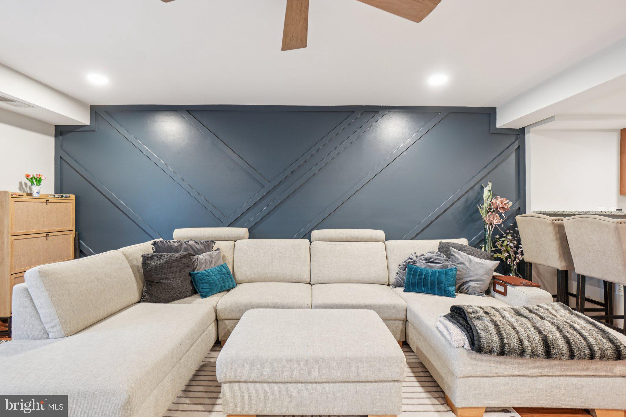 1501-B N van Dorn St N