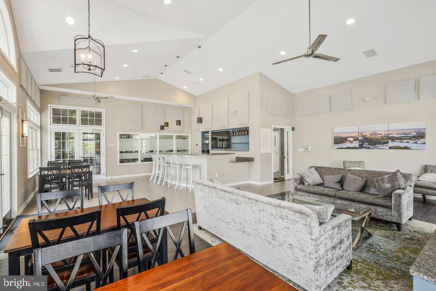 1501-B N van Dorn St N