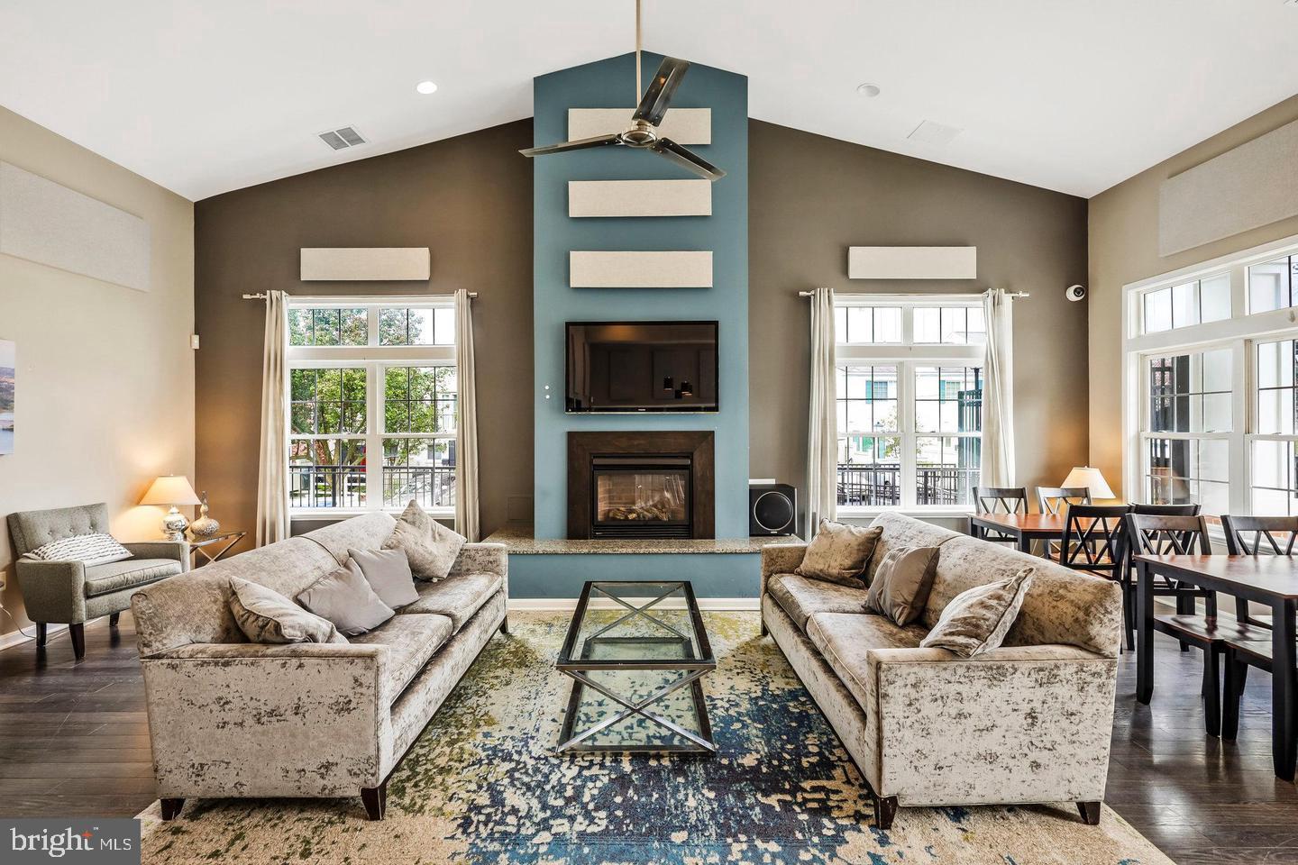 1501-B N van Dorn St N