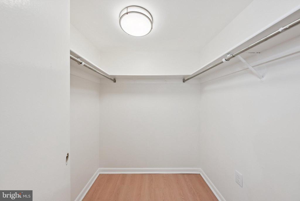 100 ROBERTS LANE 300