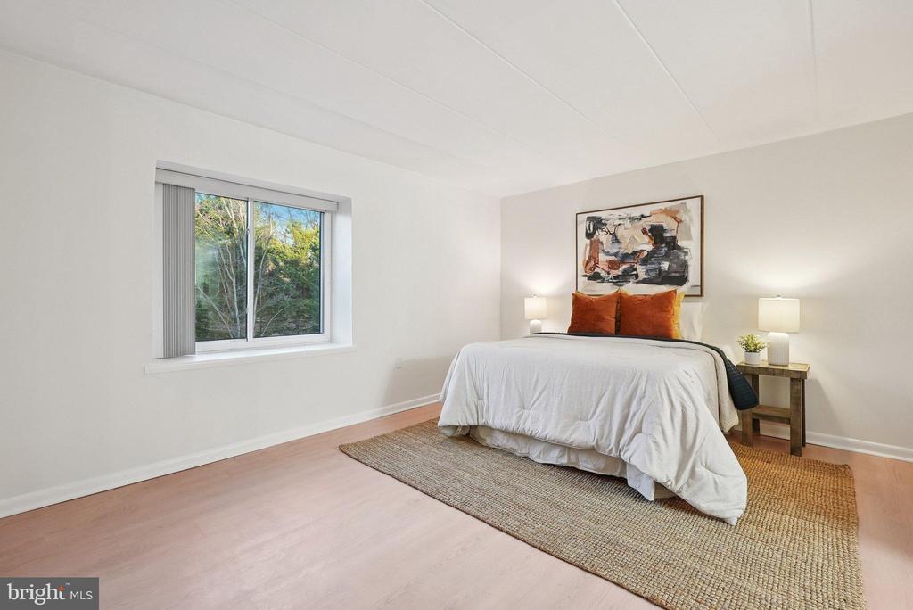 100 ROBERTS LANE 300