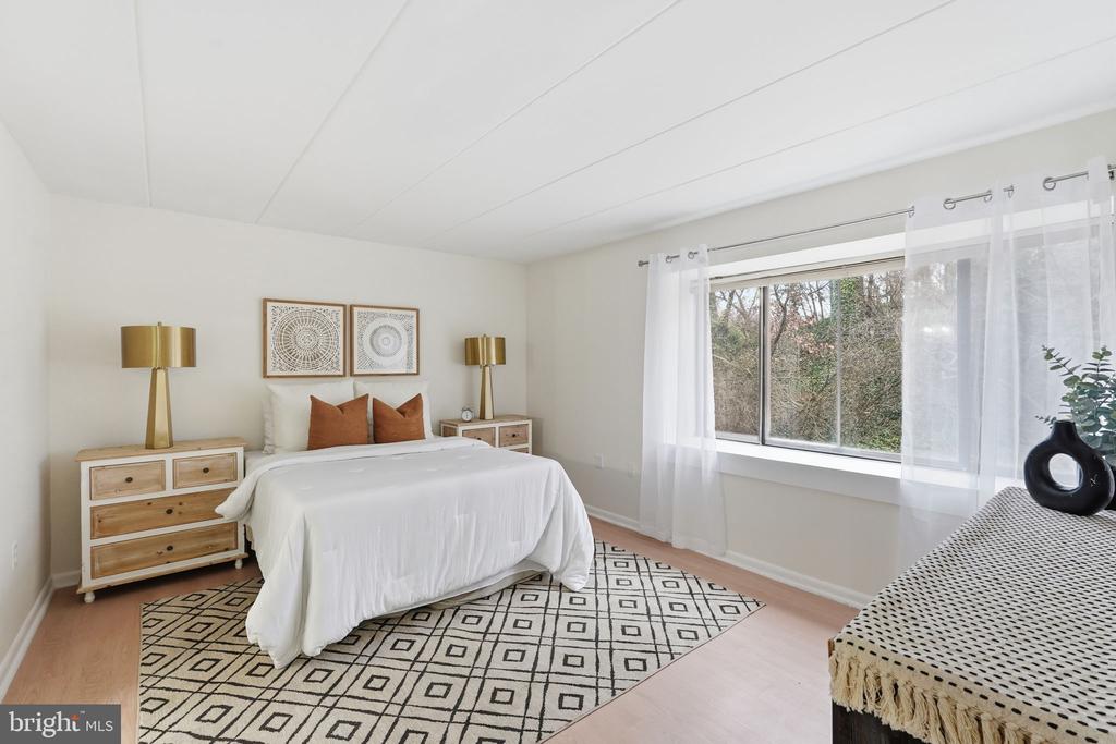 130 ROBERTS LANE 201