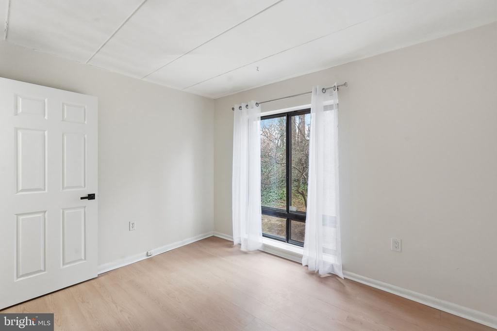 130 ROBERTS LANE 201