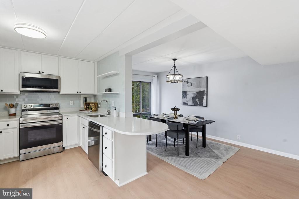 130 ROBERTS LANE 201