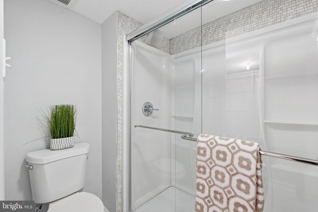 130 ROBERTS LANE 201