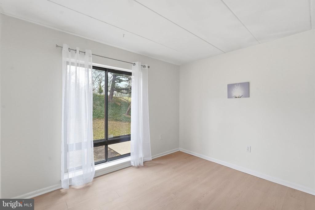 130 ROBERTS LANE 201