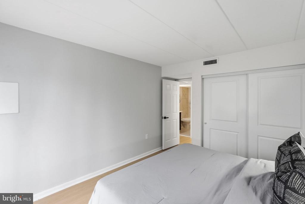 130 ROBERTS LANE 201