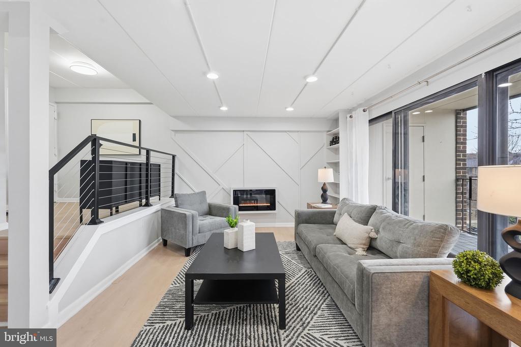 130 ROBERTS LANE 201