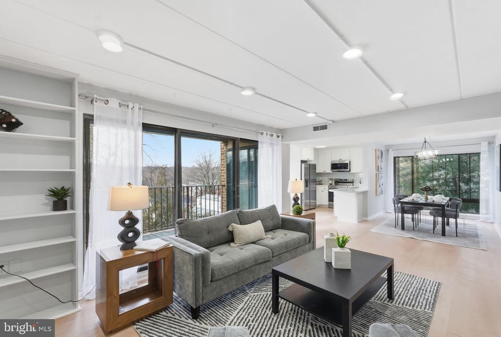 130 ROBERTS LANE 201