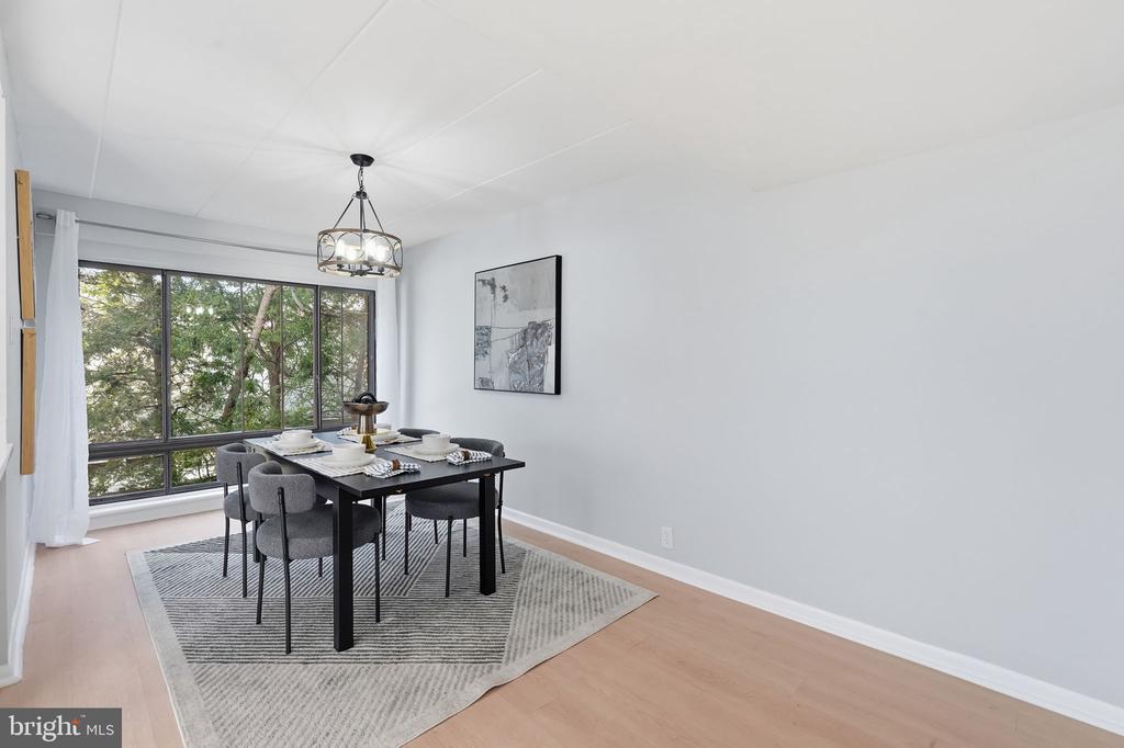 130 ROBERTS LANE 201