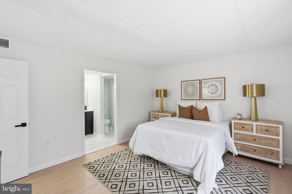 130 ROBERTS LANE 201