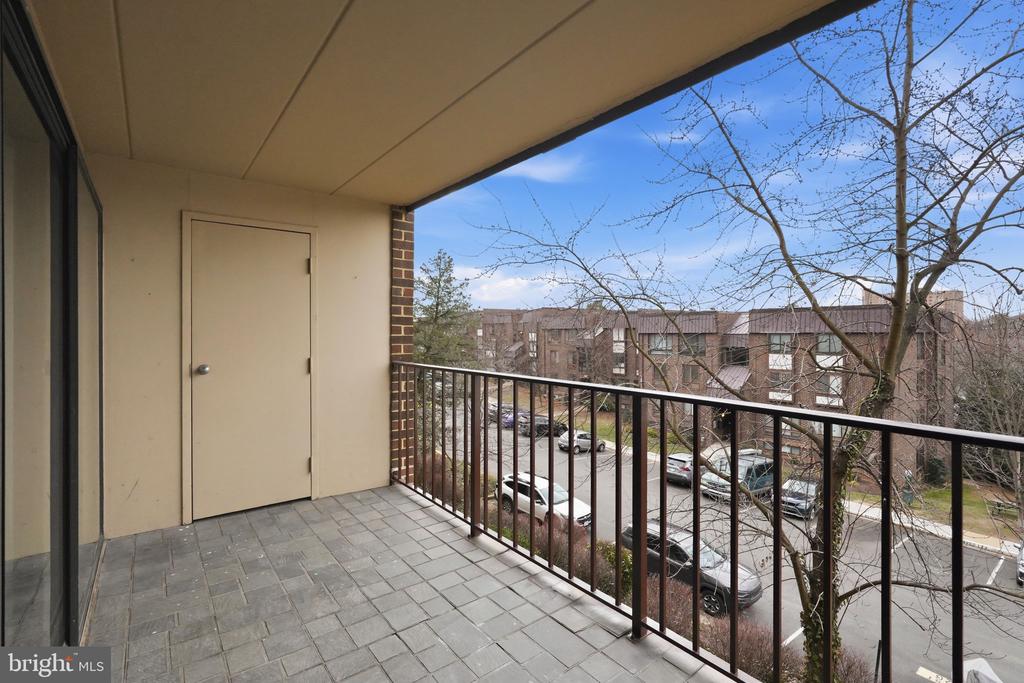 130 ROBERTS LANE 201