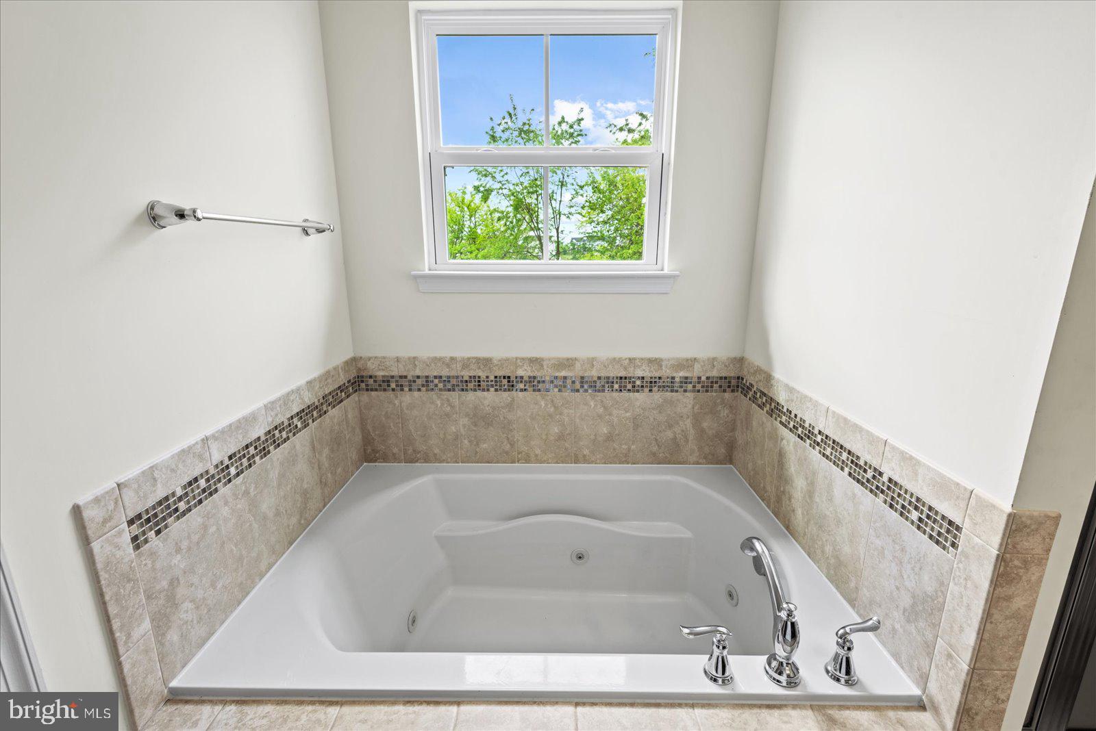 2057 Magnolia Cir
