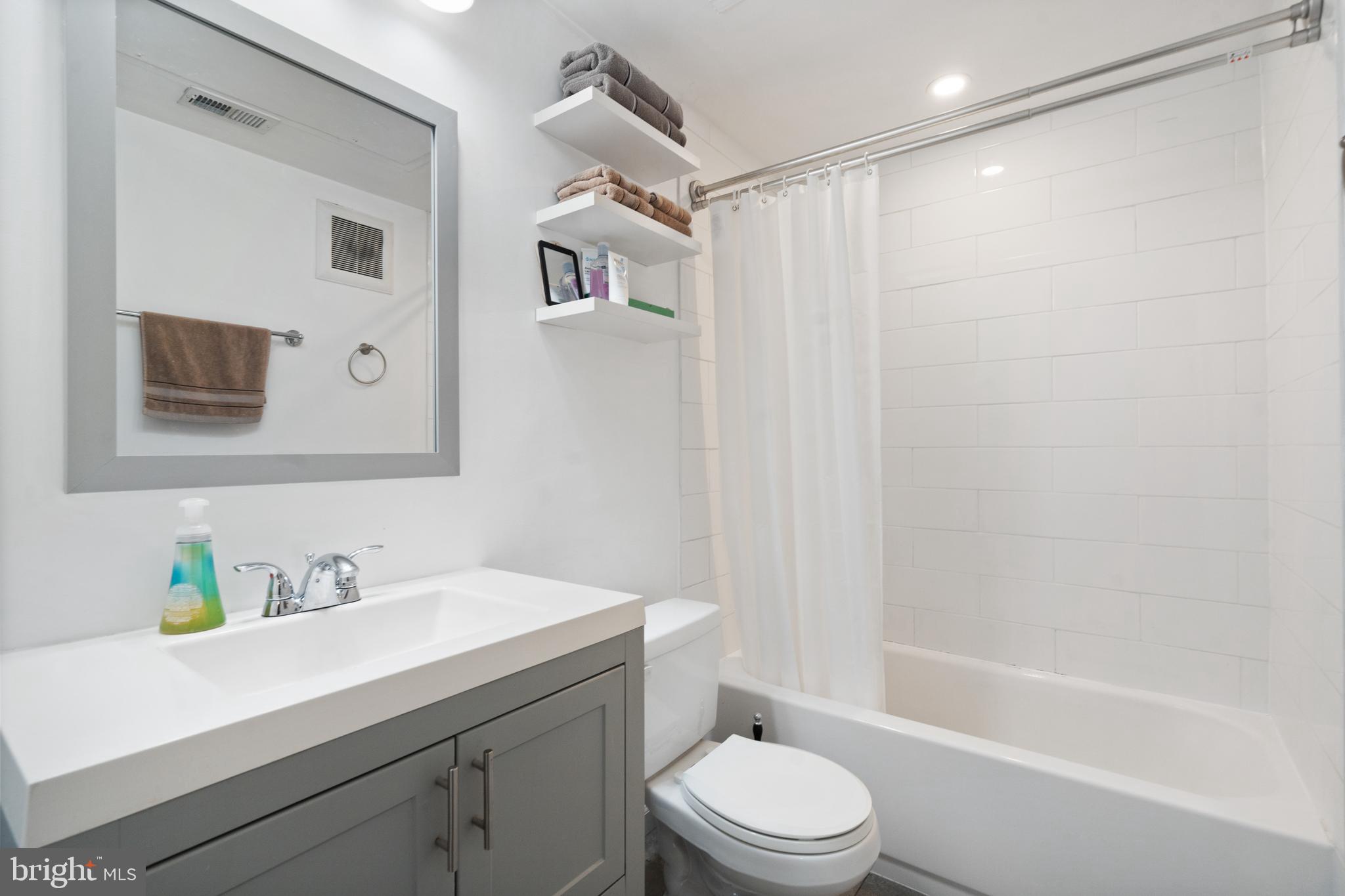 3920 Penderview DRIVE Unit: 302