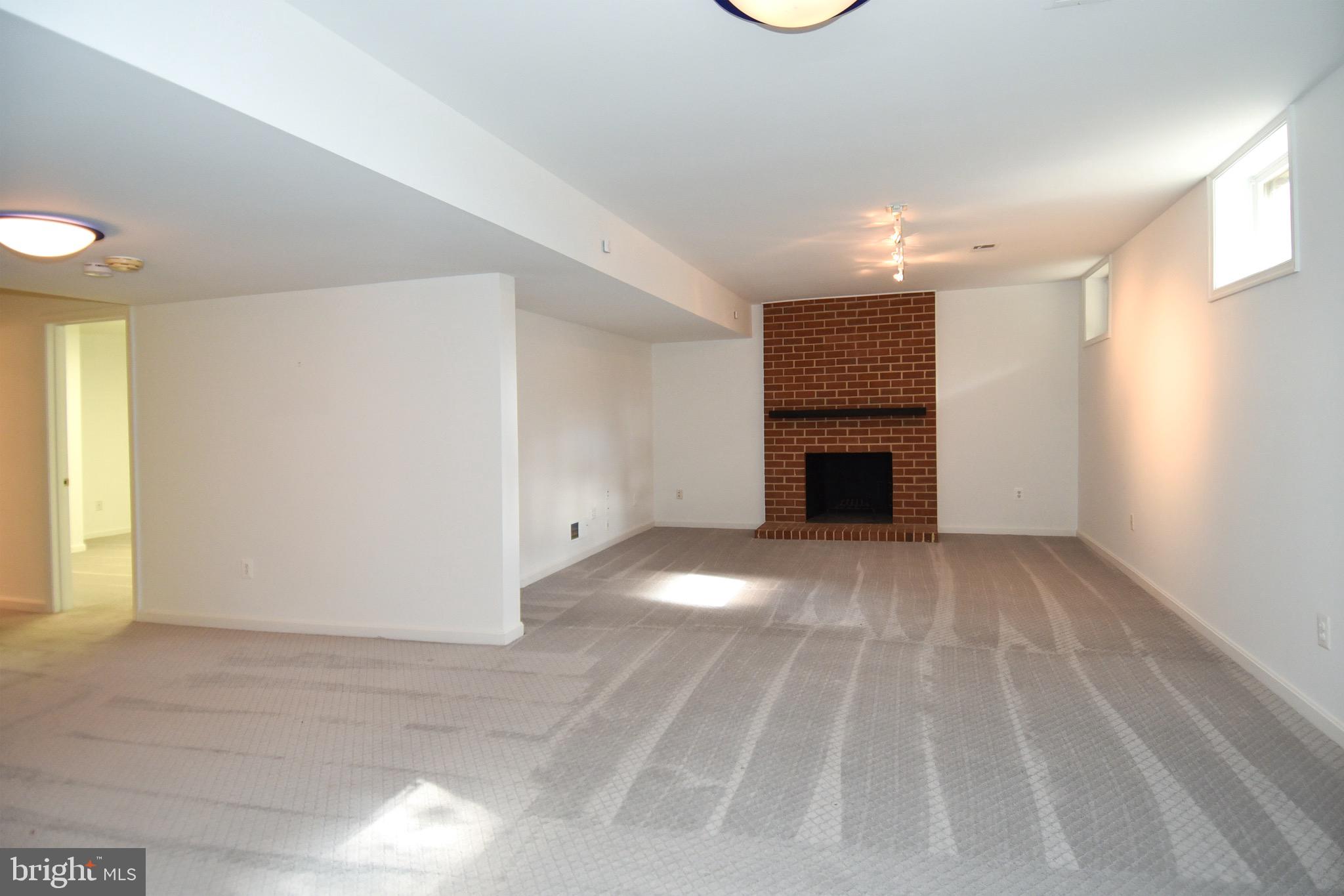 11929 Riders LANE