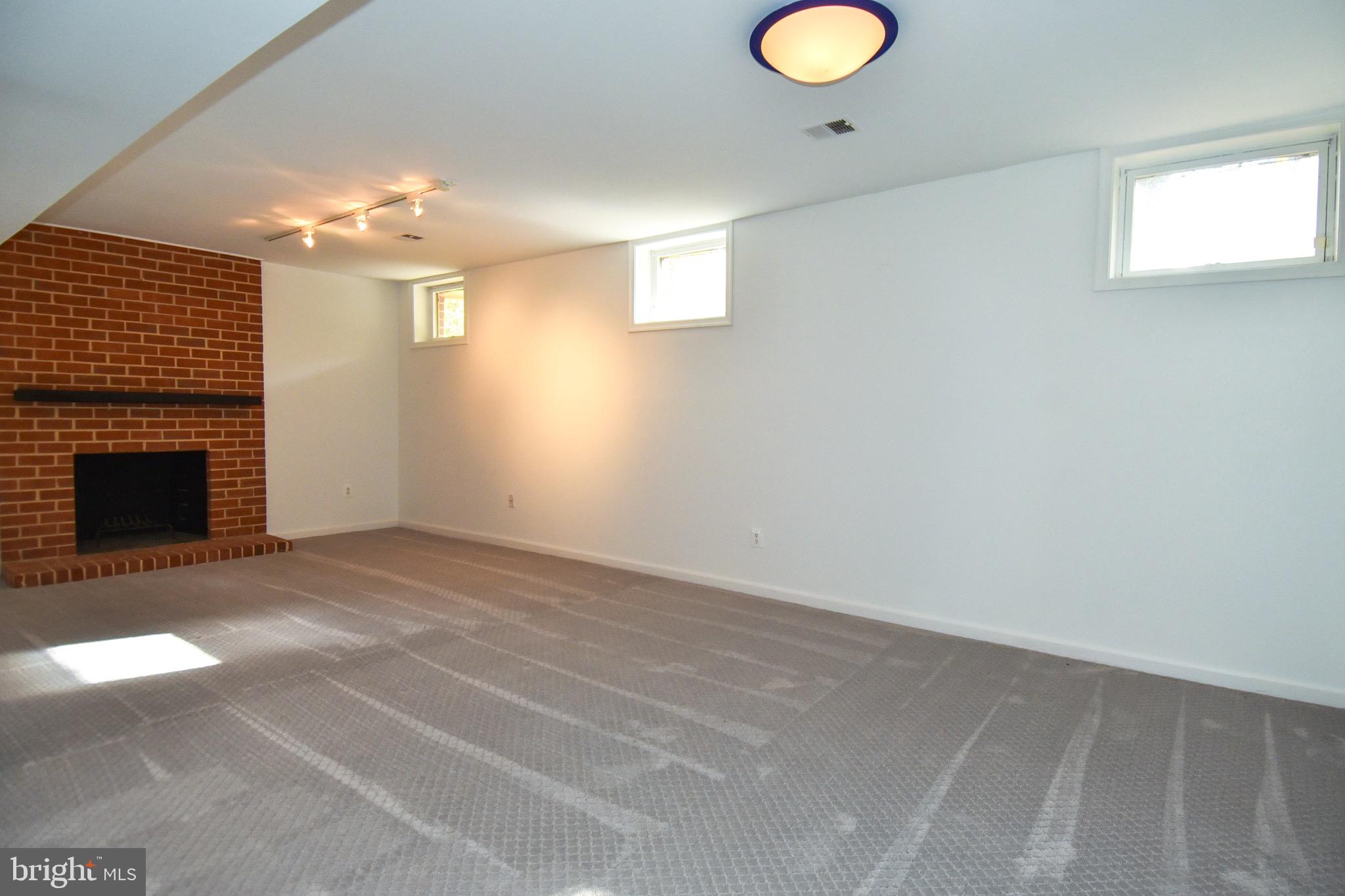 11929 Riders LANE