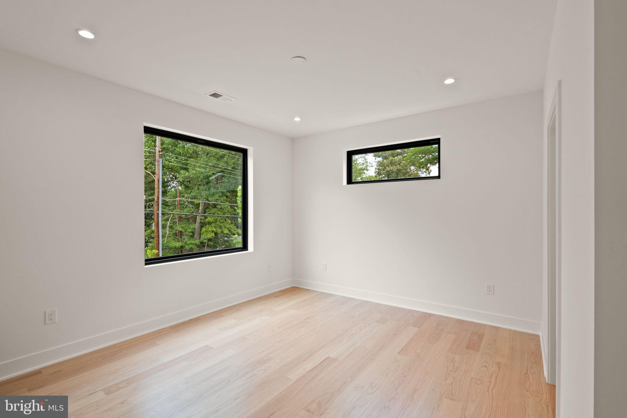 132 Kingsley Rd SW