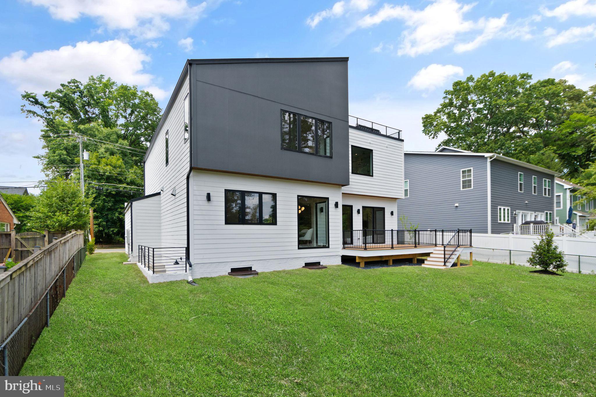 132 Kingsley Rd SW