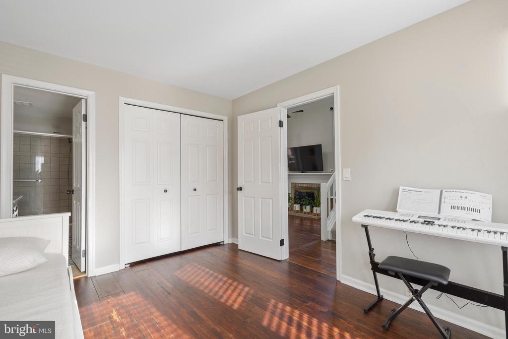 13506 Huntsfield Ct