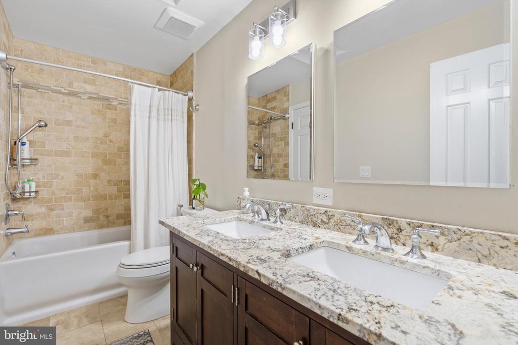 13506 Huntsfield Ct