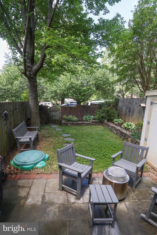 4530 AIRLIE WAY